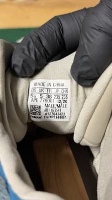 Size 5.5 - Adidas Yeezy 500 High Frosted Blue - Thumbnail 17