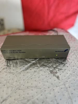 StarTech ST124PROA 4-Port 400MHz VGA Video & Audio Splitter with Power Supply - Thumbnail 10