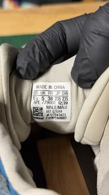Size 5.5 - Adidas Yeezy 500 High Frosted Blue - Thumbnail 18