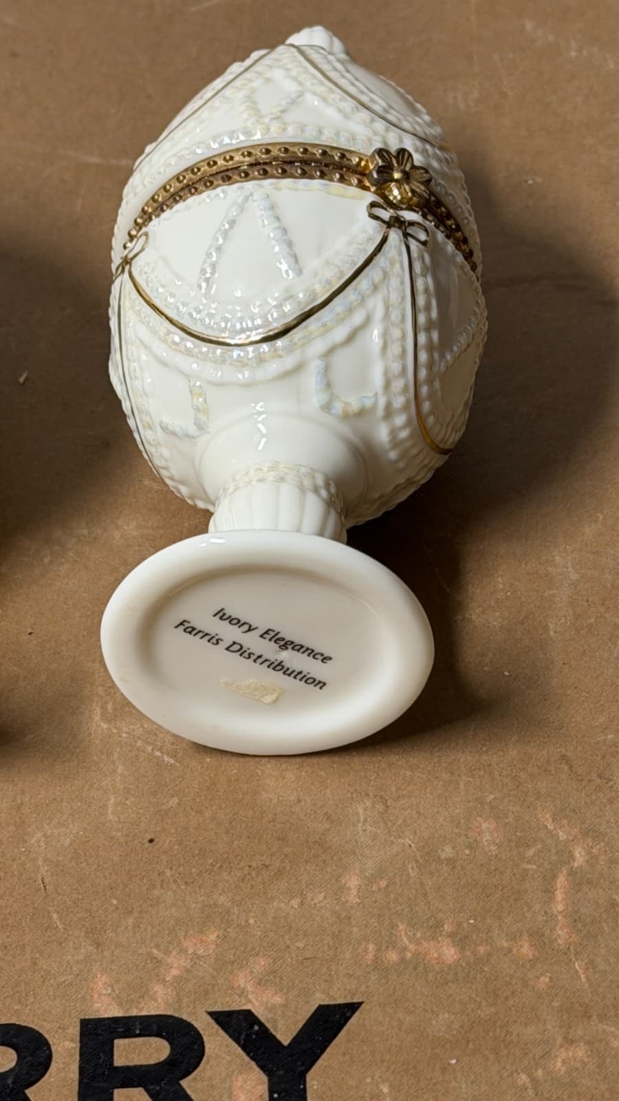 Ivory Elegance Fabergé-Style Hinged Egg Trinket Boxes Set of 2 Gold Trim - Thumbnail 8