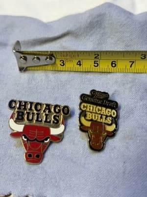 Vintage Chicago Bulls Enamel Lapel Pins Lot of 2 NBA Basketball Collectibles - Thumbnail 3