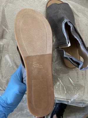 Gray Perforated Peep-Toe Flat Sandals – Size 9 - Thumbnail 3