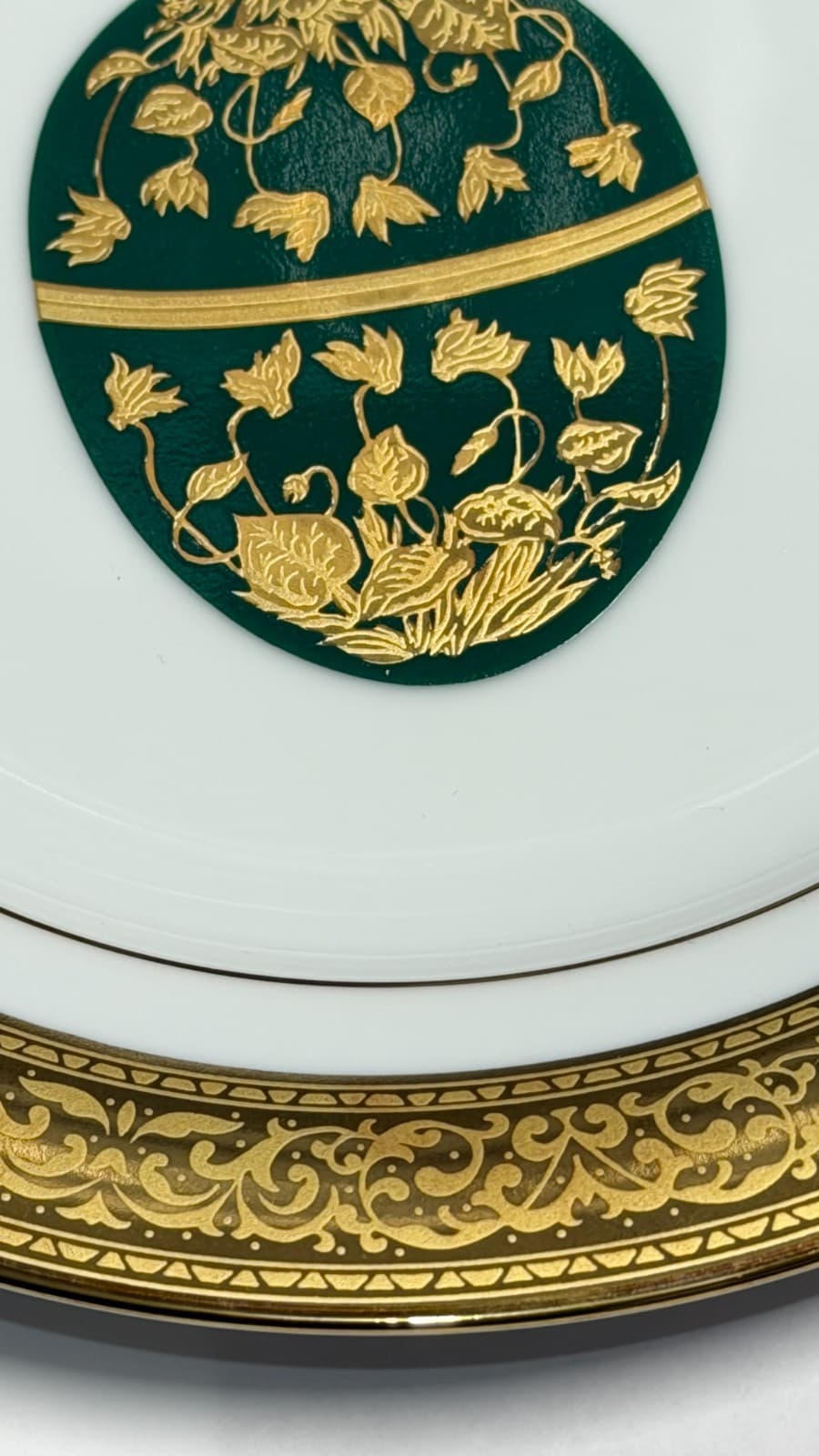 Muirfield Magnificence Decorative Plate Gold Trim Green Egg Design 10.5" - Thumbnail 7