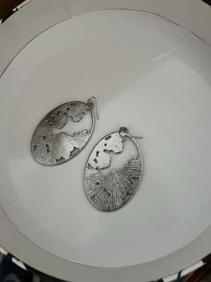 Silver-Tone Oval Dangle Earrings World Map Cutout & Floral Sugar Skull Design - Thumbnail 2