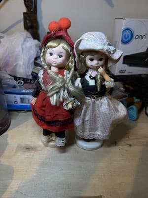 Set of 2 Vintage Folk Dolls – Blonde Braids & Traditional Outfits – 8” Tall