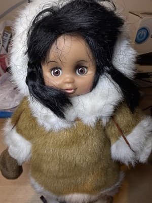 Vintage Eskimo Inuit Girl Doll – Faux Fur Parka & Boots - Thumbnail 3