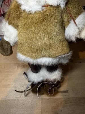 Vintage Eskimo Inuit Girl Doll – Faux Fur Parka & Boots - Thumbnail 4