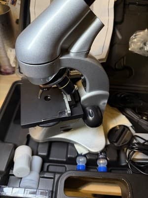 MicroXplore 5MP LCD Digital Microscope Set with Accessories & Case - Thumbnail 4