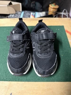 New Balance Kids Black Hook Loop Sneakers Toddler Running Shoes Size 7.5 - Thumbnail 3