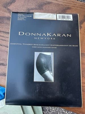 Donna Karan Essential Toners Pantyhose Sheer Satin DK Palomino Medium A16