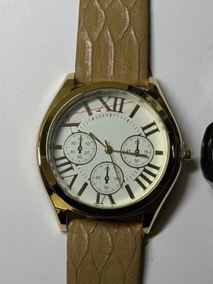 Lot of 2 Geneva Quartz Watches – Gold & Black – Fashion Women’s Wristwatch - Thumbnail 3