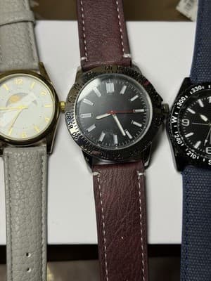 Lot of 4 Quartz Watches – Geneva & Others – Mixed Styles, Unisex Fashion - Thumbnail 4