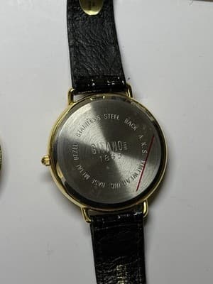 Lot of 2 Gitano Quartz Watches Gold Tone – Black & White Bands – Retro Style - Thumbnail 5
