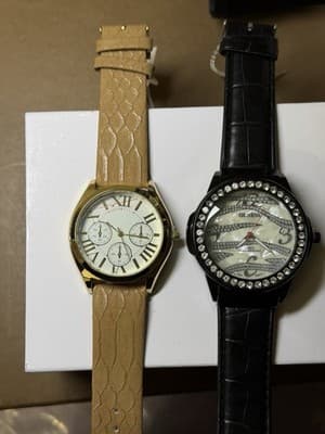 Lot of 2 Geneva Quartz Watches – Gold & Black – Fashion Women’s Wristwatch - Thumbnail 2