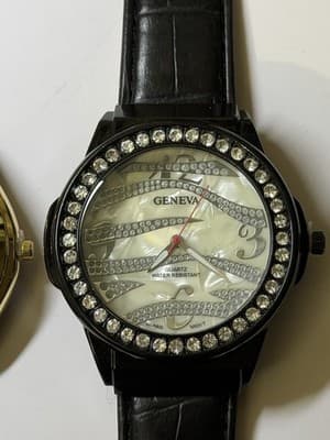 Lot of 2 Geneva Quartz Watches – Gold & Black – Fashion Women’s Wristwatch - Thumbnail 4