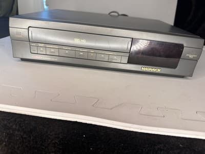Magnavox VIDEO CASSETTE RECORDER VR9120A T01 - Thumbnail 2