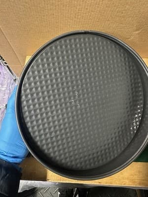 Wilton Perfect Results 2pc Springform Pan Set 9” & 10” Nonstick - Thumbnail 5