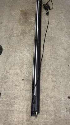 Motorized Projector Screen 92” (16:9) – Fully Working – 110V - Thumbnail 3
