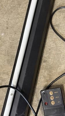 Motorized Projector Screen 92” (16:9) – Fully Working – 110V - Thumbnail 10