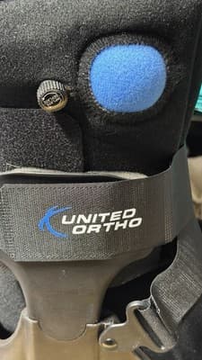 United Ortho Air Stabilizer Ankle Brace Walking Boot Size S/M New - Thumbnail 3