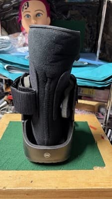United Ortho Air Stabilizer Ankle Brace Walking Boot Size S/M New - Thumbnail 5