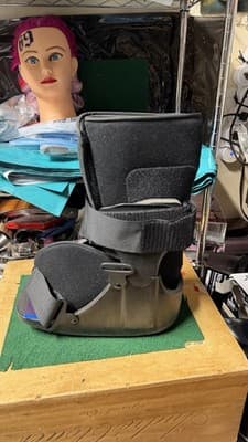 United Ortho Air Stabilizer Ankle Brace Walking Boot Size S/M New - Thumbnail 7