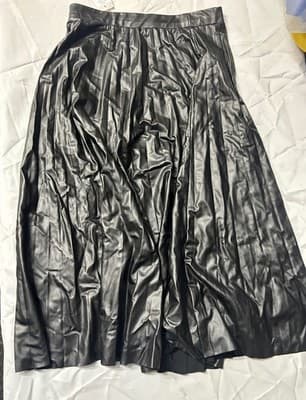Women’s Black Pleated Faux Leather Midi Skirt Size S Elastic Waist New w/ Tag