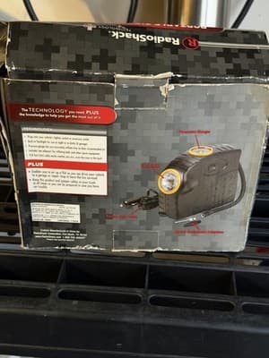 RadioShack Portable Tire Inflator 150psi, Flashlight, Gauge, Car Adapter NEW” - Thumbnail 4