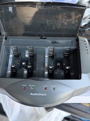 RadioShack 23-425 Universal NiCd NiMH Battery Charger With Adapter Tested - Thumbnail 6