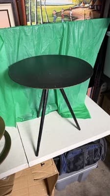 Round Black Metal End Table 23” Tall 18” Top 3-Leg Accent Table