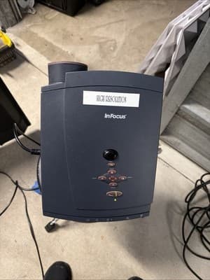 InFocus LP435Z Projector High Resolution Tested Working - Thumbnail 2