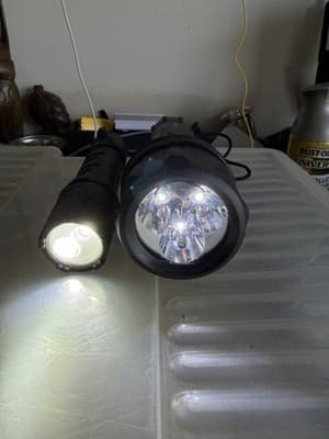 Set of 2 Flashlights LumaGear & Workforce LED Handheld Spotlights Tested - Thumbnail 7