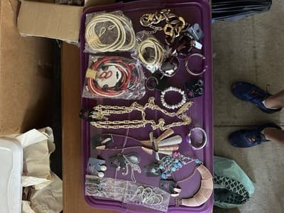 Lot 5 New Fashion Jewelry Pieces – Necklaces, Bracelets, Earrings, Rings