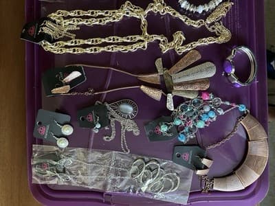 Lot 5 New Fashion Jewelry Pieces – Necklaces, Bracelets, Earrings, Rings - Thumbnail 2