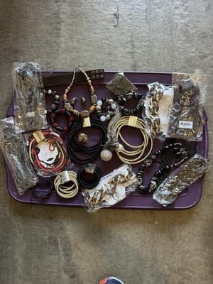 Large Mixed Lot of Fashion Jewelry – Necklaces, Bracelets, Earrings, Paparazzi#1