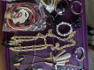 Lot 5 New Fashion Jewelry Pieces – Necklaces, Bracelets, Earrings, Rings - Thumbnail 3