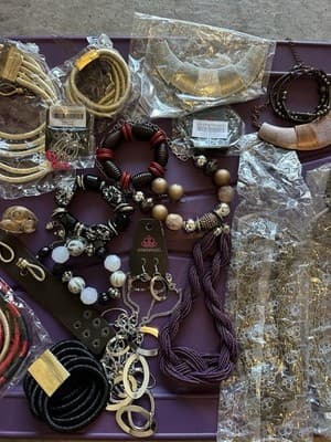 Large Mixed Lot of Fashion Jewelry – Necklaces, Bracelets, Earrings, Paparazzi - Thumbnail 6