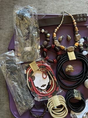 Large Mixed Lot of Fashion Jewelry – Necklaces, Bracelets, Earrings, Paparazzi - Thumbnail 2