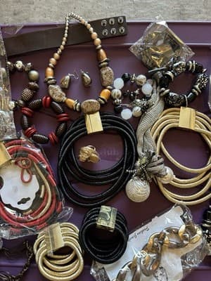 Large Mixed Lot of Fashion Jewelry – Necklaces, Bracelets, Earrings, Paparazzi - Thumbnail 3