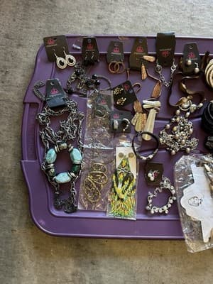Lot of Fashion Jewelry – Necklaces, Bracelets, Earrings, Mixed Styles #4 - Thumbnail 2