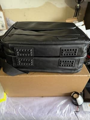 Targus Black Leather Laptop Bag Briefcase Fits 15.6” Padded Compartments - Thumbnail 4