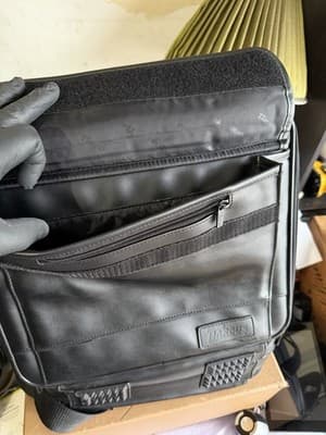 Targus Black Leather Laptop Bag Briefcase Fits 15.6” Padded Compartments - Thumbnail 8