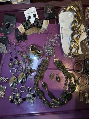 Costume Jewelry Lot – Paparazzi Necklaces, Earrings, Bracelets & Chunky Chains - Thumbnail 4