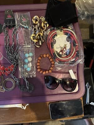 Costume Jewelry Lot7 – Paparazzi Necklaces, Bracelets, Earrings & Sunglasses - Thumbnail 3