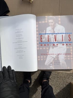 Elvis Day-by-Day : The Definitive Record of His Life and Work by Ernst Jorgensen - Thumbnail 6