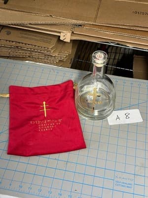 D’USSÉ VSOP Cognac Glass Bottle Decanter w Velvet Bag