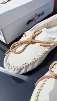 Minnetonka Moccasins Womens 5.5 Off White Leather Classic Moc 691S - Thumbnail 4