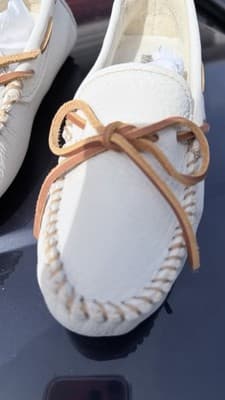 Minnetonka Moccasins Womens 5.5 Off White Leather Classic Moc 691S - Thumbnail 3