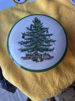 Spode Christmas Tree 5” Candy Dish Holly Covered Lidded Condiment Trinket Box - Thumbnail 2