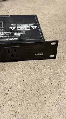 Monster Power Pro 300 Rack Power Conditioner Surge Protector Tested - Thumbnail 5